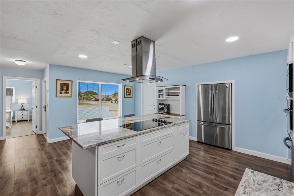 待售: $579,900 (4 贝兹, 2 浴室, 2168 平方英尺)