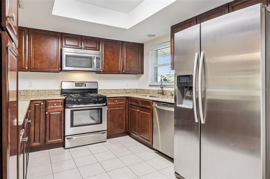 На продажу: $395,000 (3 спален, 2 ванн, 1612 Квадратных фут)