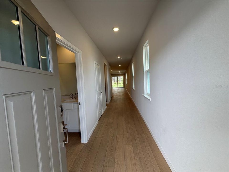 En Venta: $429,990 (4 camas, 3 baños, 2319 Pies cuadrados)