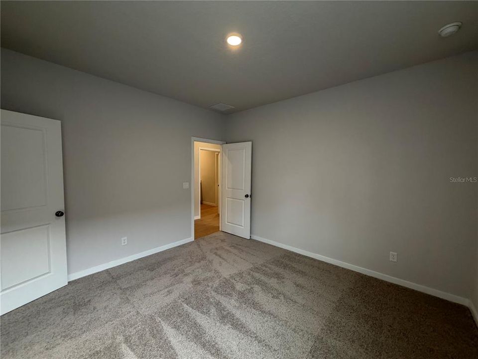 En Venta: $429,990 (4 camas, 3 baños, 2319 Pies cuadrados)