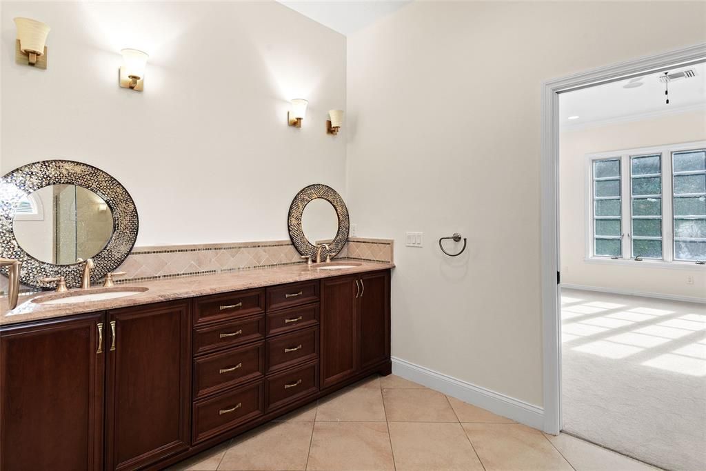 В аренду: $7,000 (4 спален, 3 ванн, 3302 Квадратных фут)