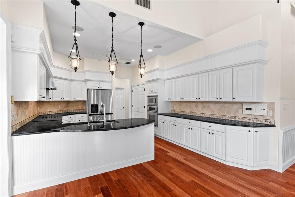 В аренду: $7,000 (4 спален, 3 ванн, 3302 Квадратных фут)