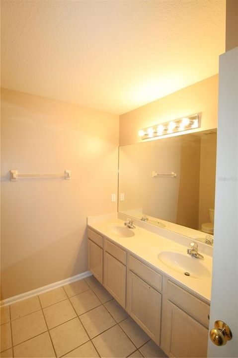 В аренду: $3,200 (3 спален, 2 ванн, 2384 Квадратных фут)