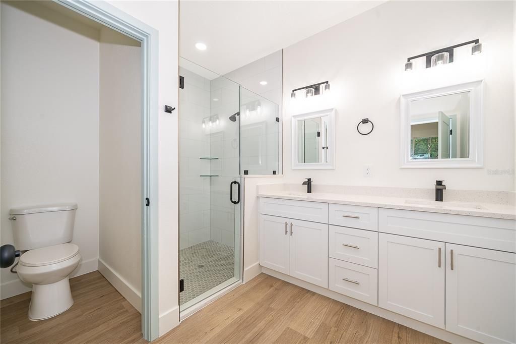 На продажу: $419,900 (4 спален, 3 ванн, 1881 Квадратных фут)