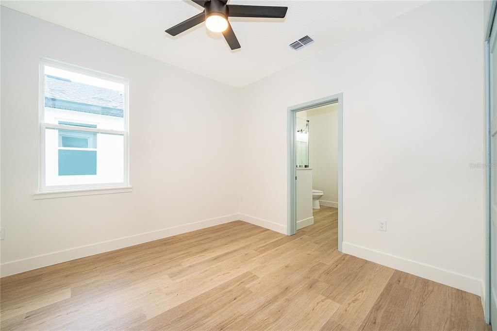 На продажу: $419,900 (4 спален, 3 ванн, 1881 Квадратных фут)