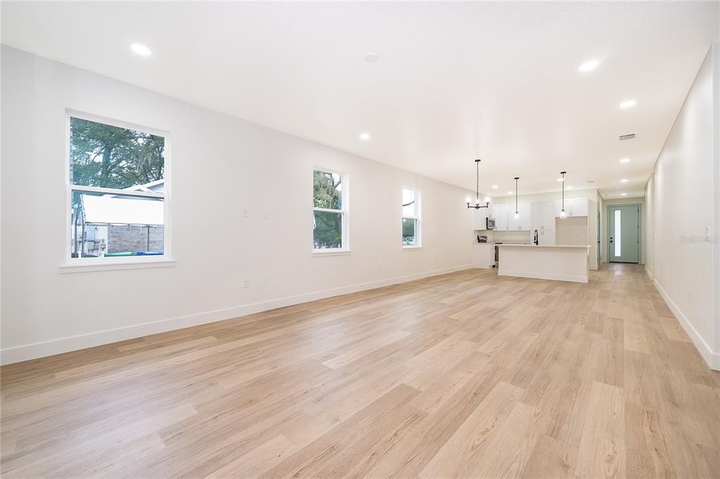 На продажу: $419,900 (4 спален, 3 ванн, 1881 Квадратных фут)