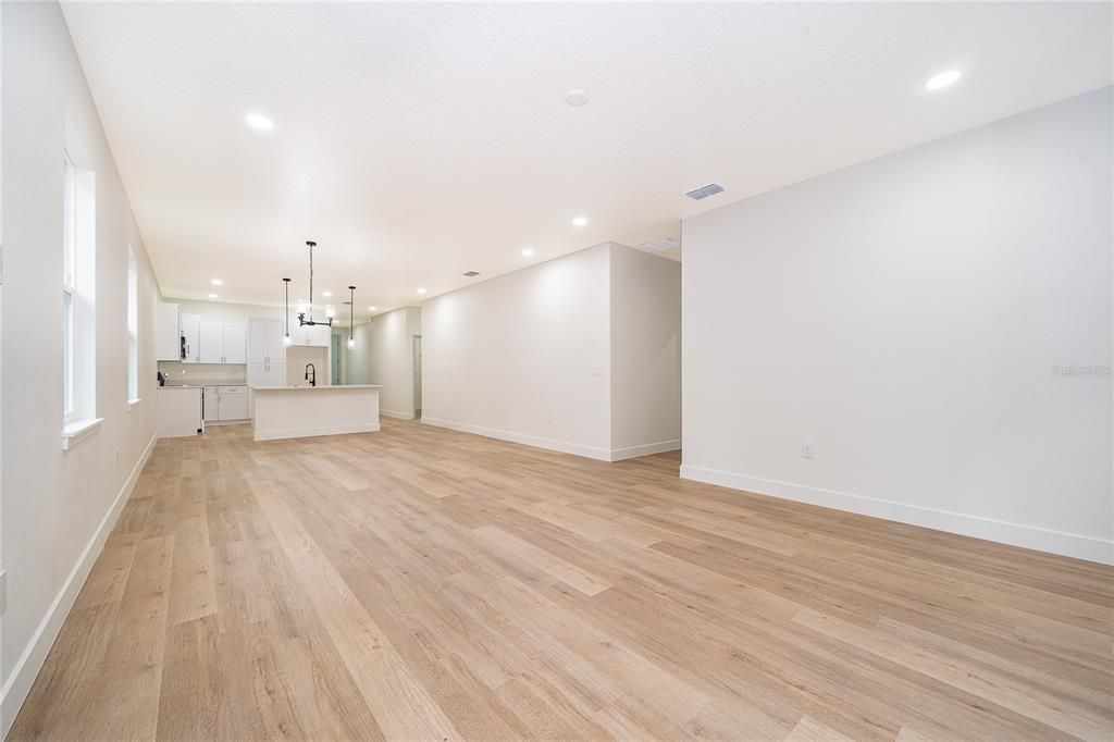 На продажу: $419,900 (4 спален, 3 ванн, 1881 Квадратных фут)