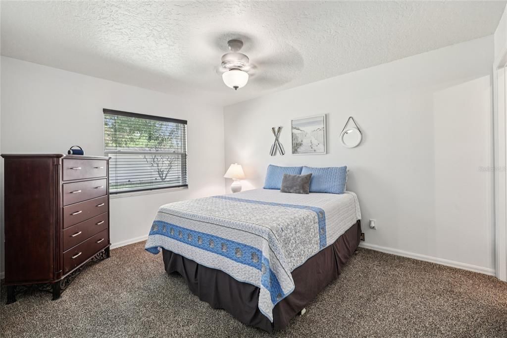 For Sale: $249,900 (2 beds, 2 baths, 810 Square Feet)