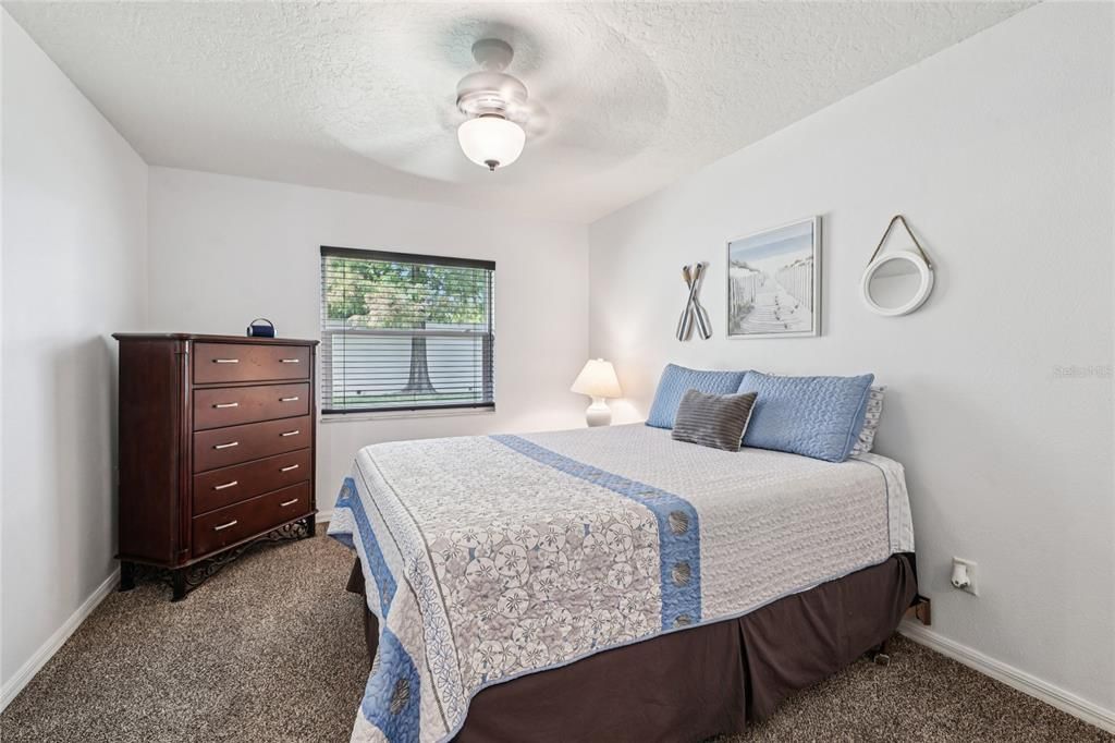 For Sale: $249,900 (2 beds, 2 baths, 810 Square Feet)