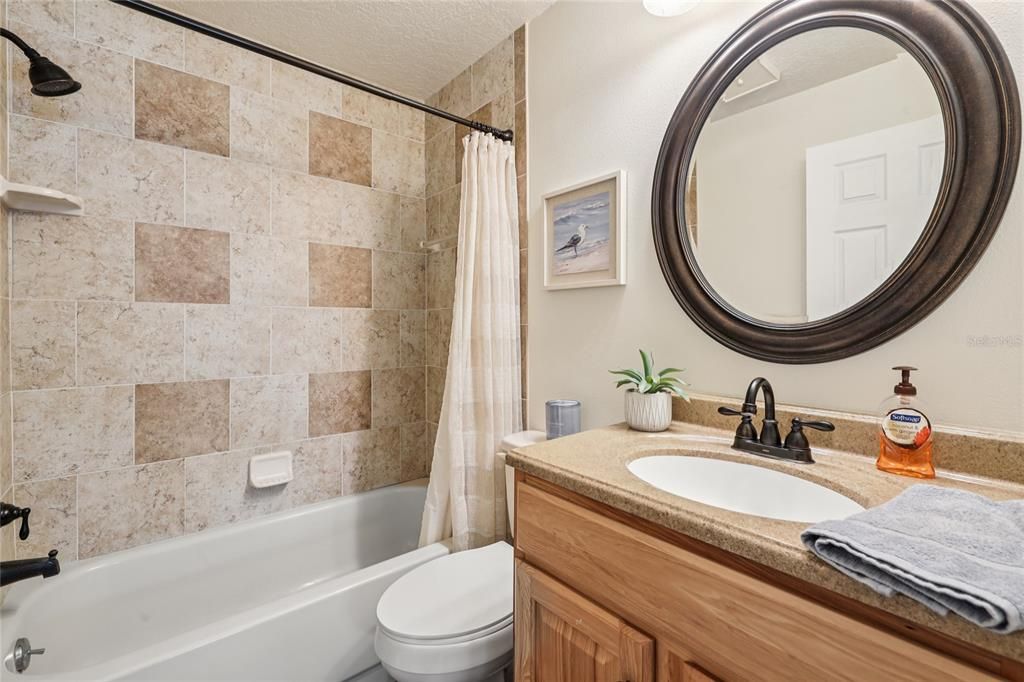 For Sale: $249,900 (2 beds, 2 baths, 810 Square Feet)