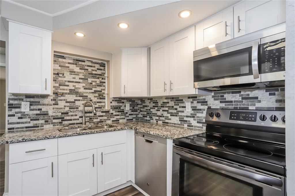 В аренду: $2,410 (3 спален, 2 ванн, 1144 Квадратных фут)