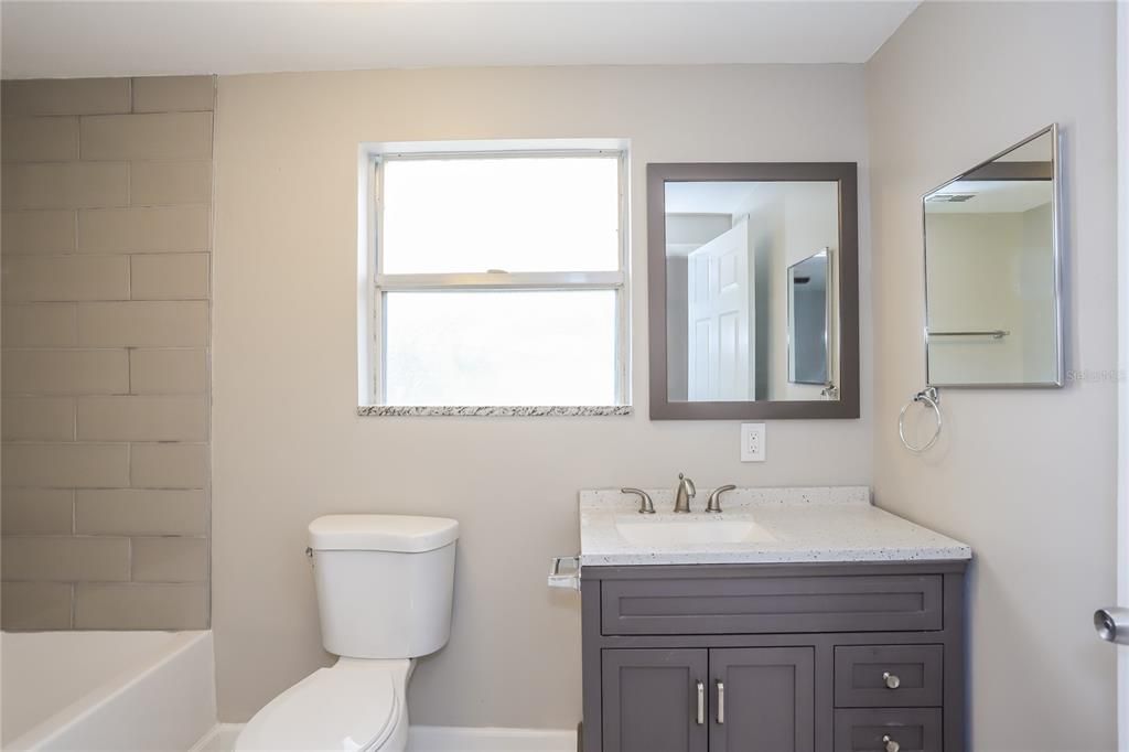 В аренду: $2,410 (3 спален, 2 ванн, 1144 Квадратных фут)