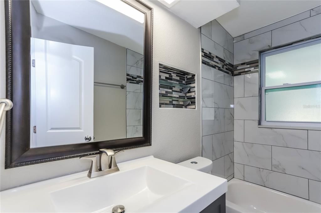 В аренду: $2,410 (3 спален, 2 ванн, 1144 Квадратных фут)