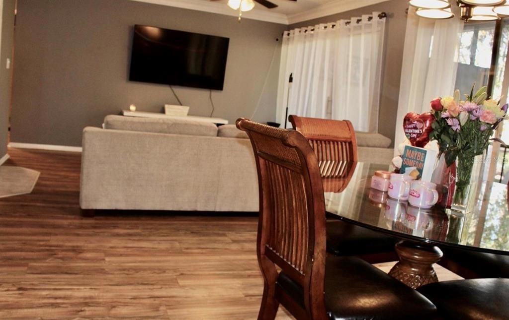 En Venta: $245,000 (3 camas, 2 baños, 1187 Pies cuadrados)