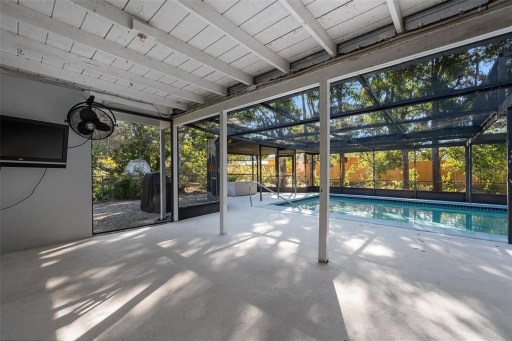 For Rent: $2,700 (3 beds, 2 baths, 1399 Square Feet)