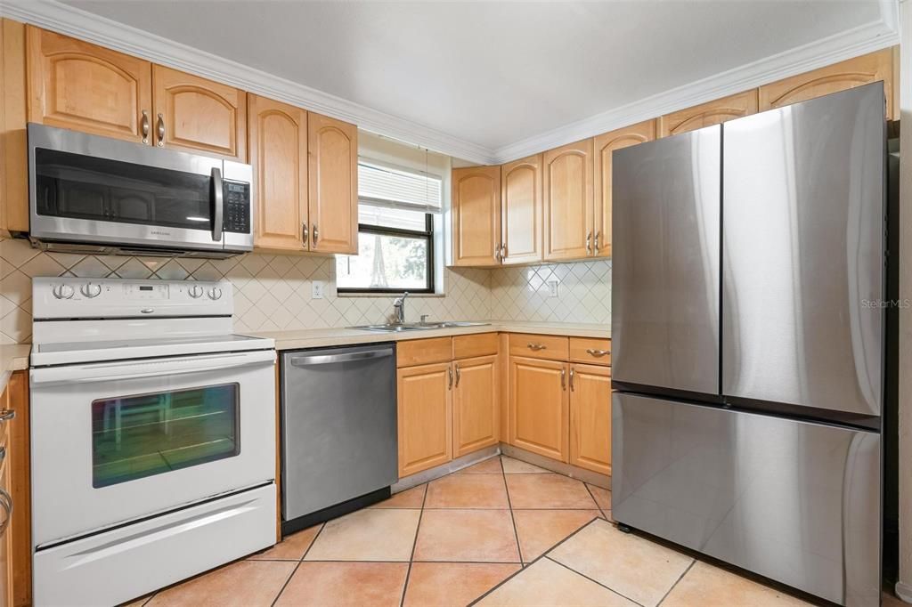 For Rent: $2,700 (3 beds, 2 baths, 1399 Square Feet)