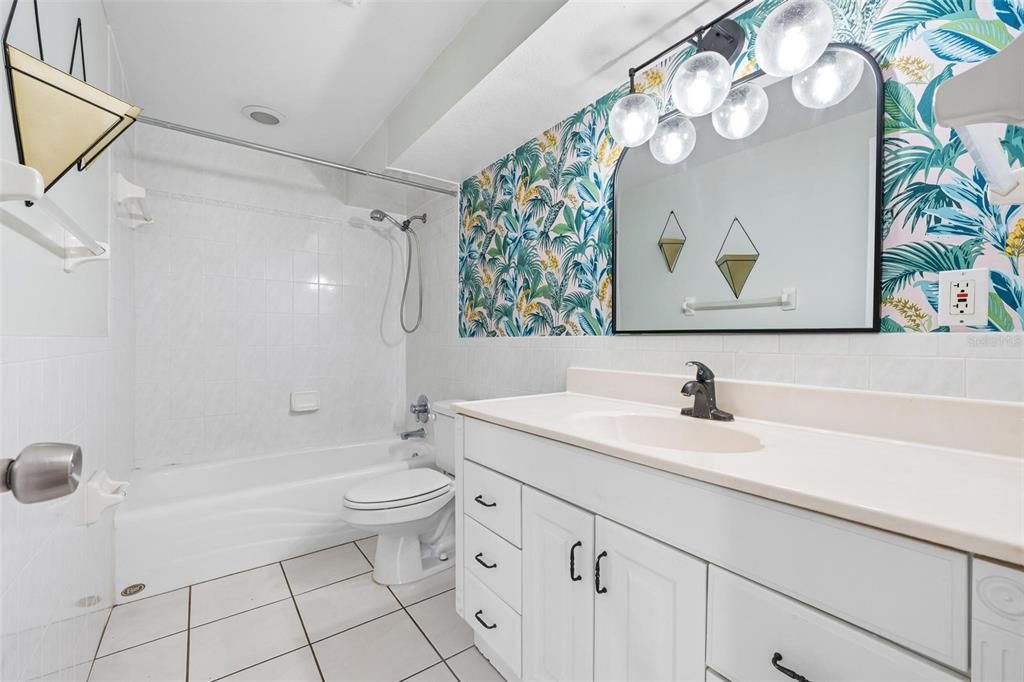 For Rent: $2,700 (3 beds, 2 baths, 1399 Square Feet)