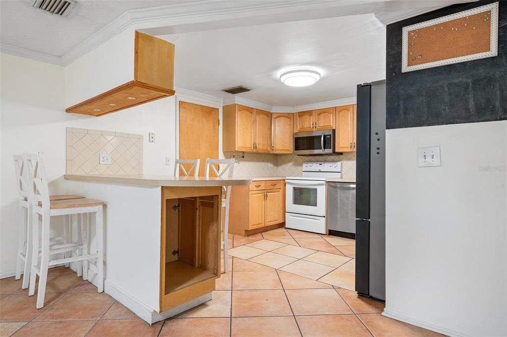 For Rent: $2,700 (3 beds, 2 baths, 1399 Square Feet)