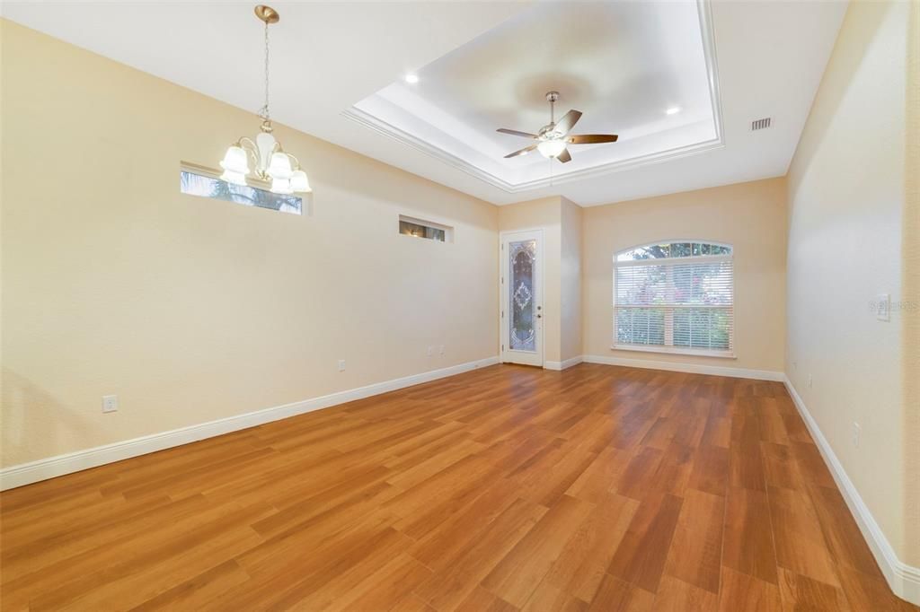 En Venta: $500,000 (2 camas, 2 baños, 1818 Pies cuadrados)