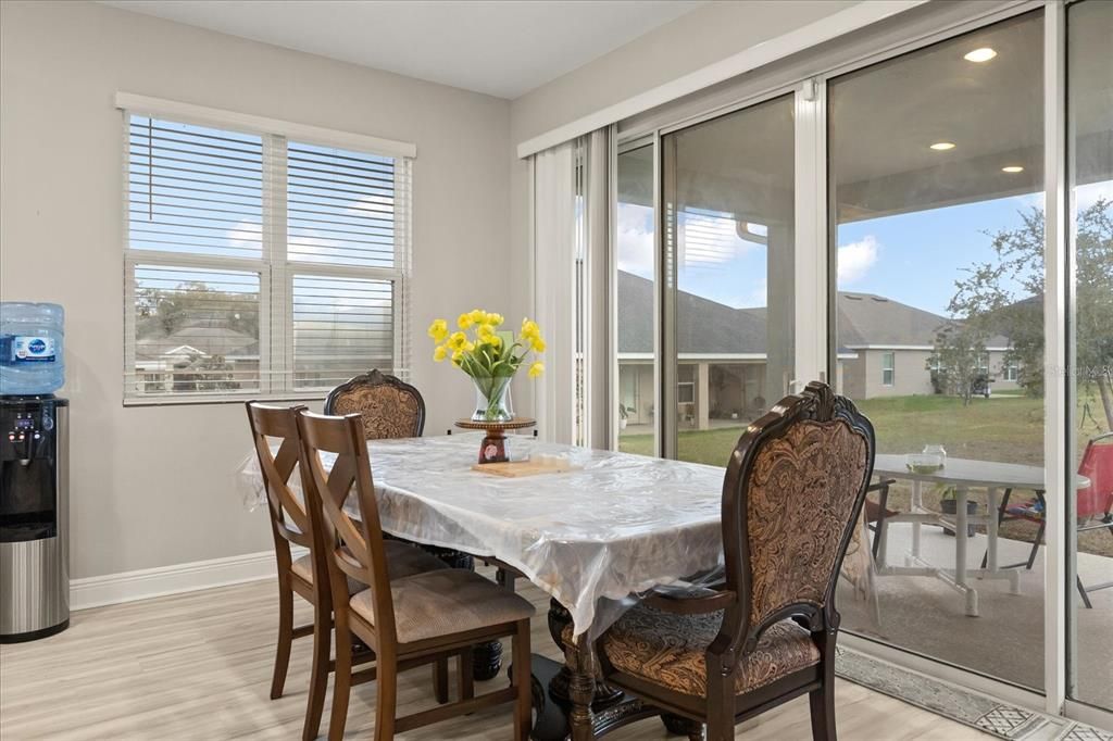 En Venta: $400,000 (4 camas, 2 baños, 2868 Pies cuadrados)