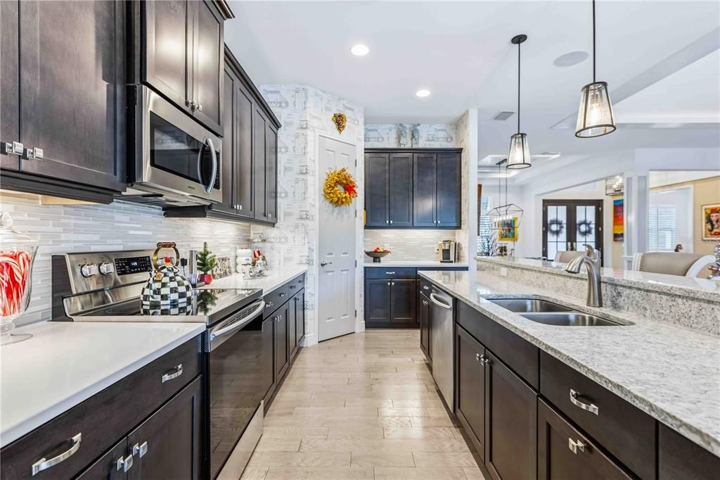 For Sale: $1,225,000 (4 beds, 3 baths, 2802 Square Feet)