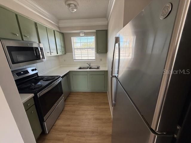 For Rent: $1,200 (2 beds, 1 baths, 702 Square Feet)