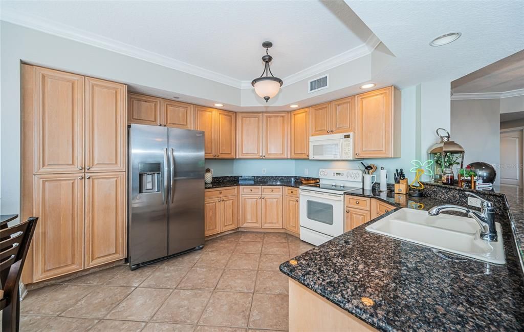 For Sale: $1,495,000 (3 beds, 2 baths, 1920 Square Feet)