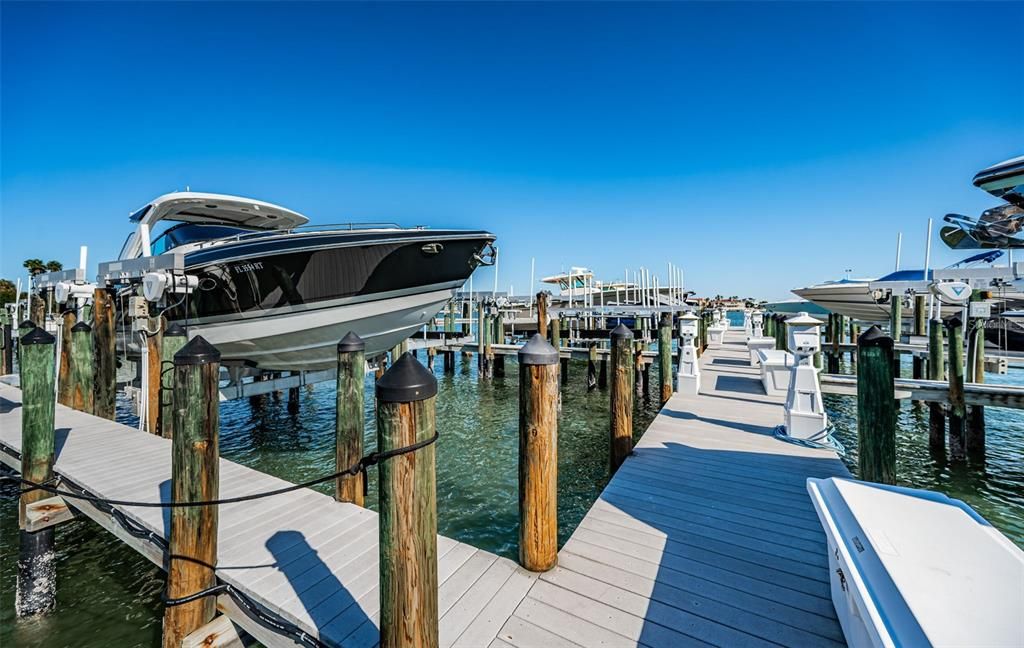 For Sale: $1,495,000 (3 beds, 2 baths, 1920 Square Feet)