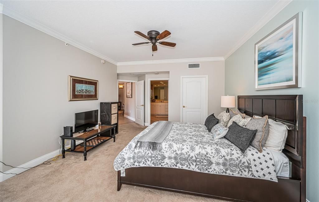 For Sale: $1,495,000 (3 beds, 2 baths, 1920 Square Feet)