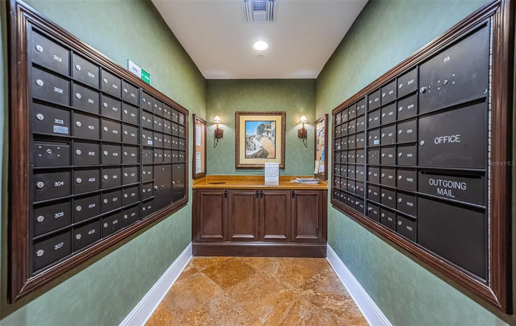 For Sale: $1,495,000 (3 beds, 2 baths, 1920 Square Feet)