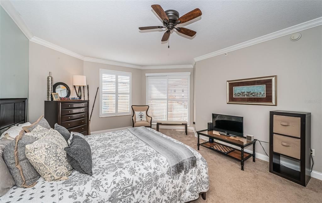 For Sale: $1,495,000 (3 beds, 2 baths, 1920 Square Feet)