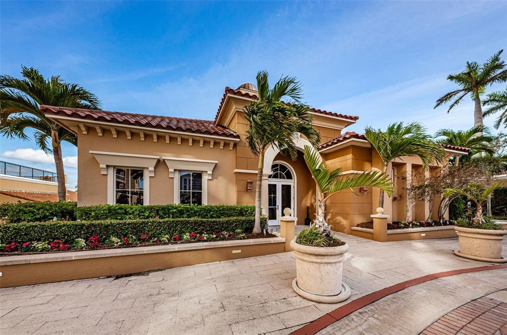 For Sale: $1,495,000 (3 beds, 2 baths, 1920 Square Feet)