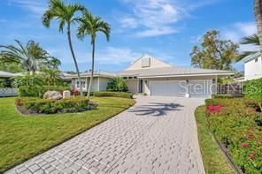 For Sale: $2,399,000 (4 beds, 3 baths, 3613 Square Feet)