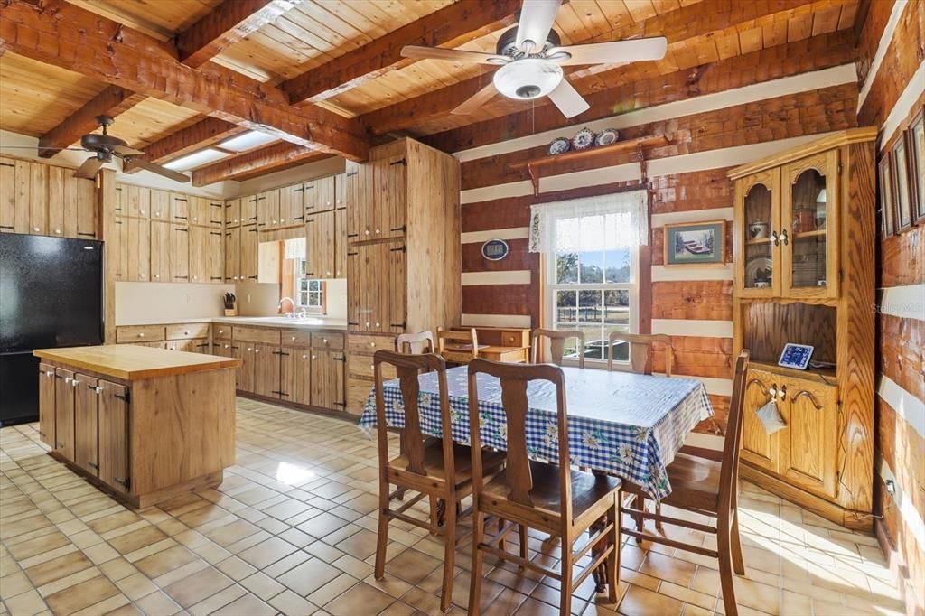 For Sale: $650,000 (2 beds, 2 baths, 1920 Square Feet)