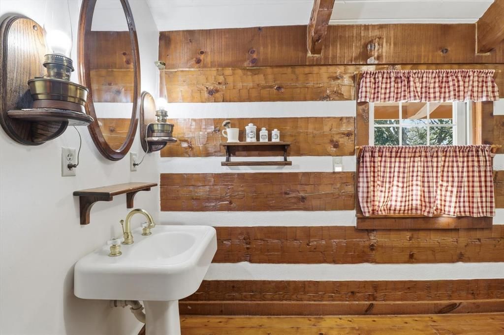 For Sale: $650,000 (2 beds, 2 baths, 1920 Square Feet)