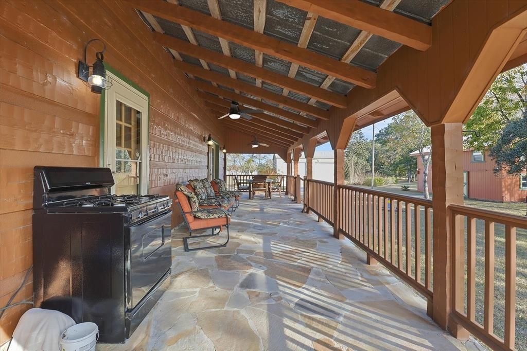 For Sale: $650,000 (2 beds, 2 baths, 1920 Square Feet)