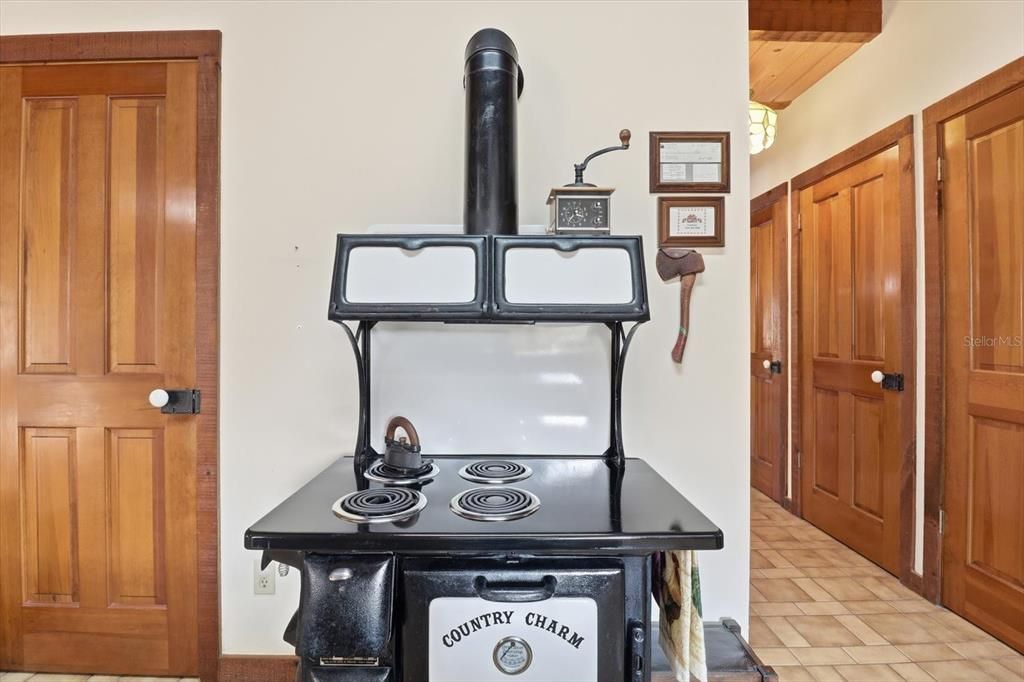 For Sale: $650,000 (2 beds, 2 baths, 1920 Square Feet)