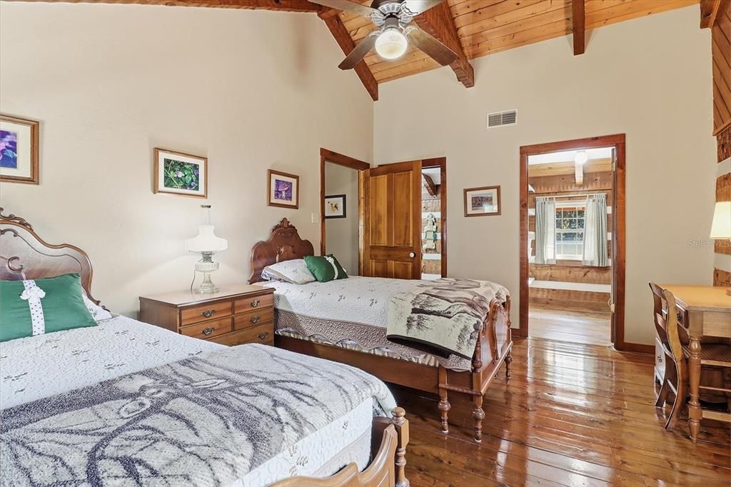 For Sale: $650,000 (2 beds, 2 baths, 1920 Square Feet)