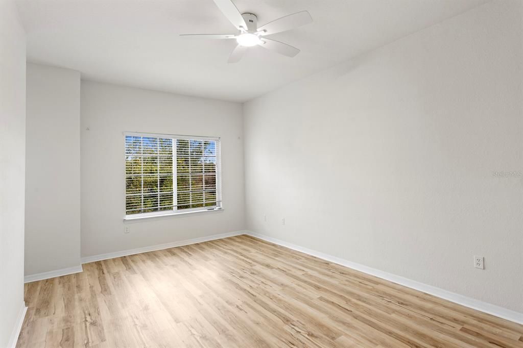 For Sale: $279,000 (1 beds, 1 baths, 944 Square Feet)