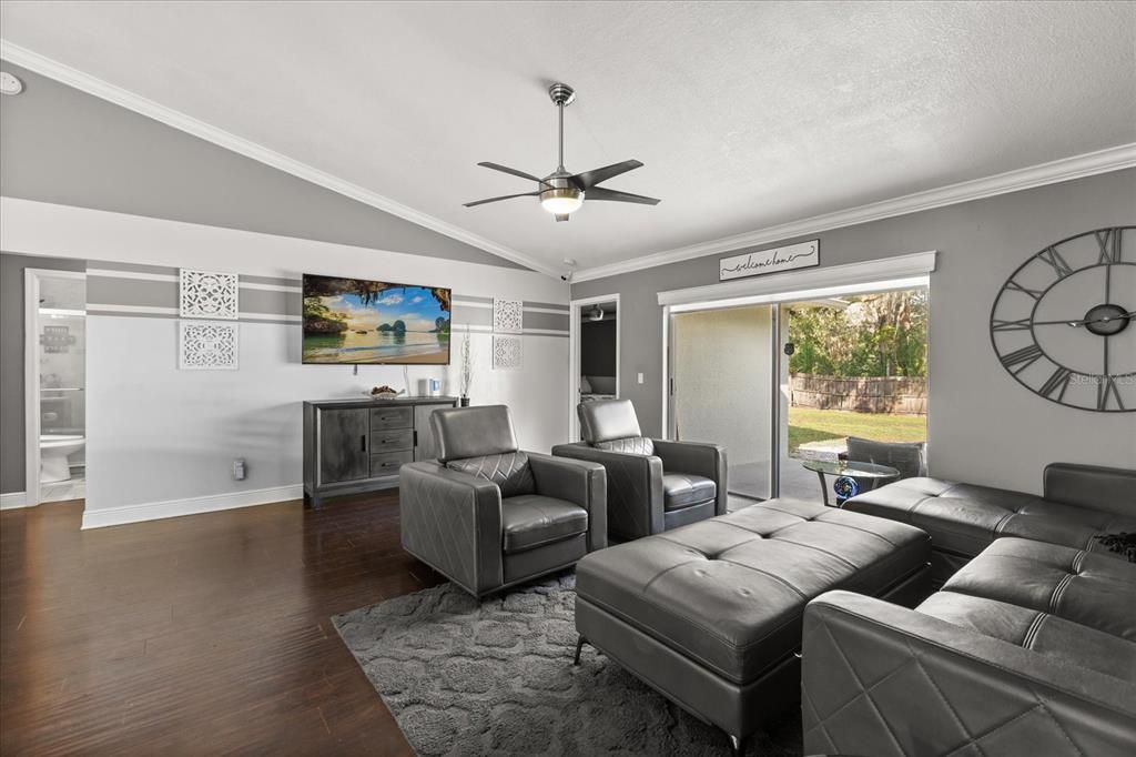 For Sale: $425,000 (4 beds, 2 baths, 2014 Square Feet)