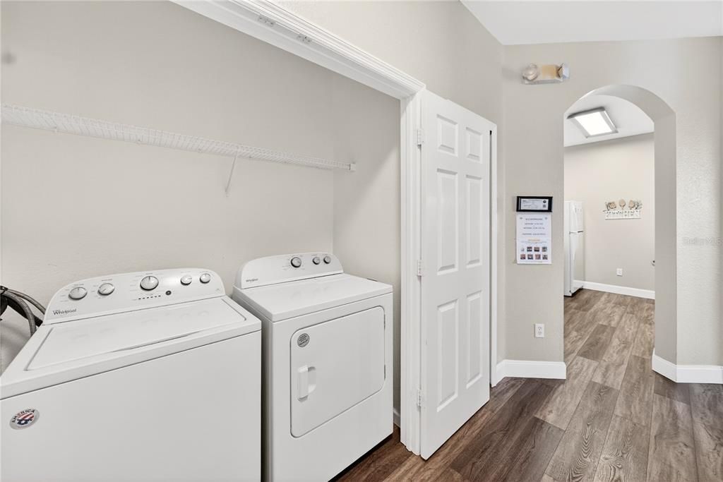 For Sale: $249,900 (3 beds, 2 baths, 1268 Square Feet)