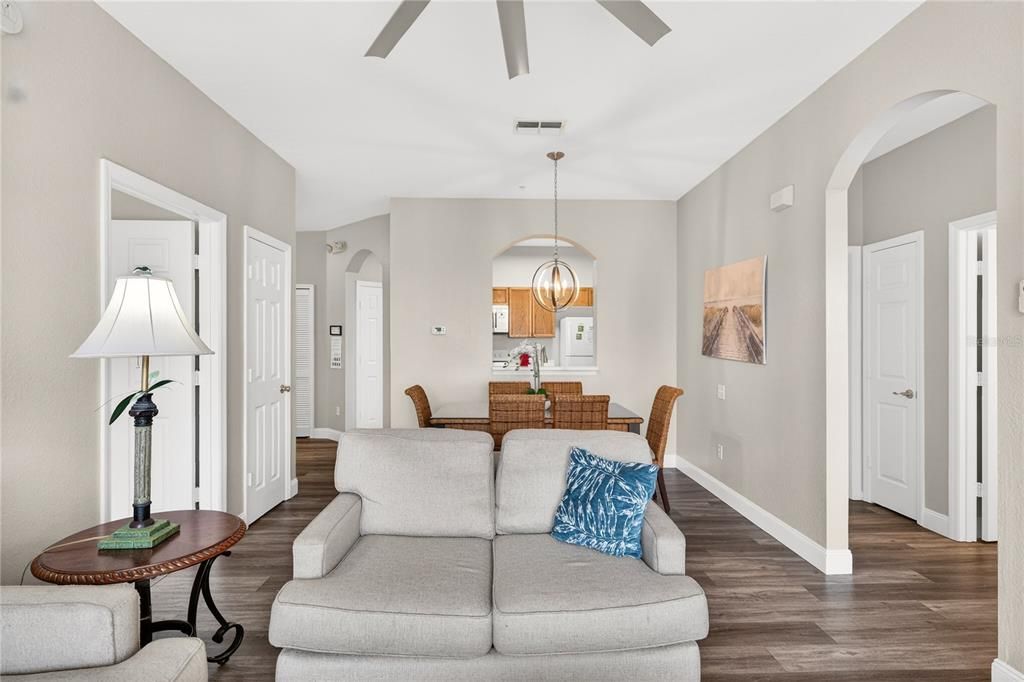 For Sale: $249,900 (3 beds, 2 baths, 1268 Square Feet)