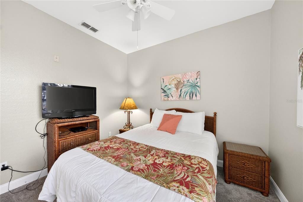 For Sale: $249,900 (3 beds, 2 baths, 1268 Square Feet)