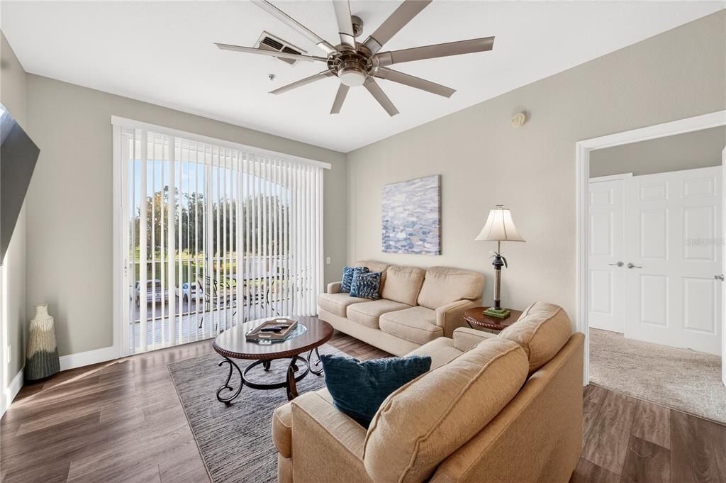 For Sale: $249,900 (3 beds, 2 baths, 1268 Square Feet)