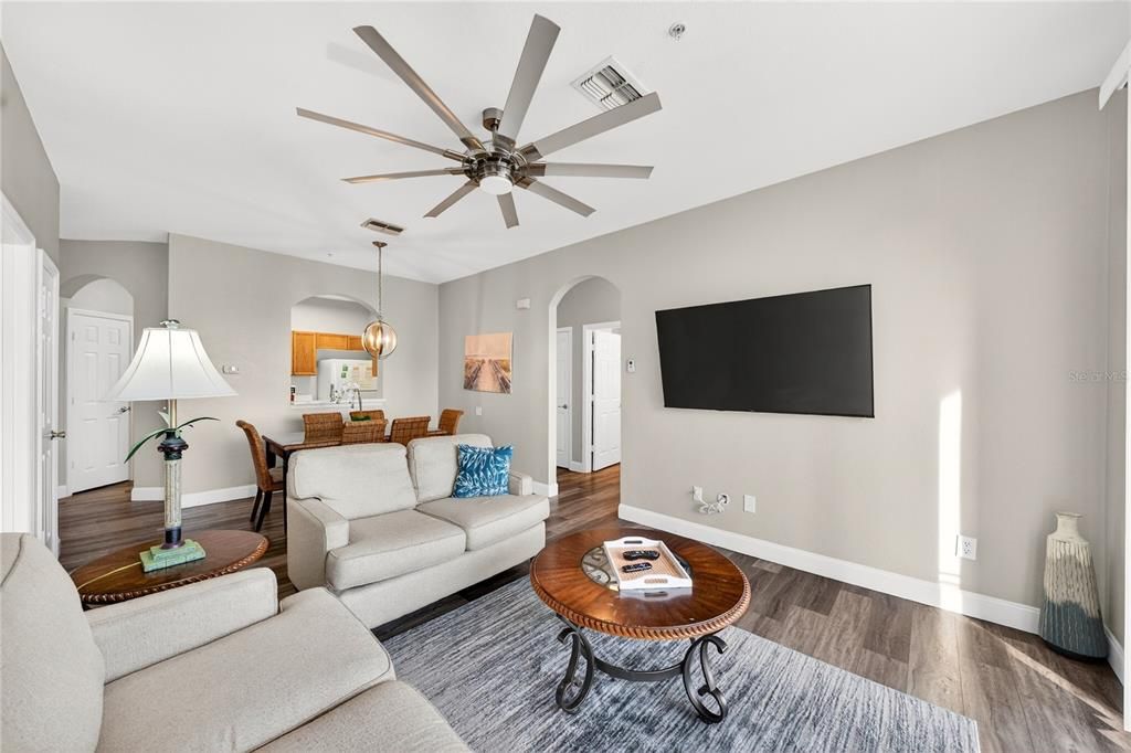 For Sale: $249,900 (3 beds, 2 baths, 1268 Square Feet)