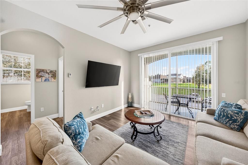 For Sale: $249,900 (3 beds, 2 baths, 1268 Square Feet)