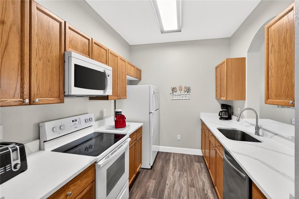 For Sale: $249,900 (3 beds, 2 baths, 1268 Square Feet)