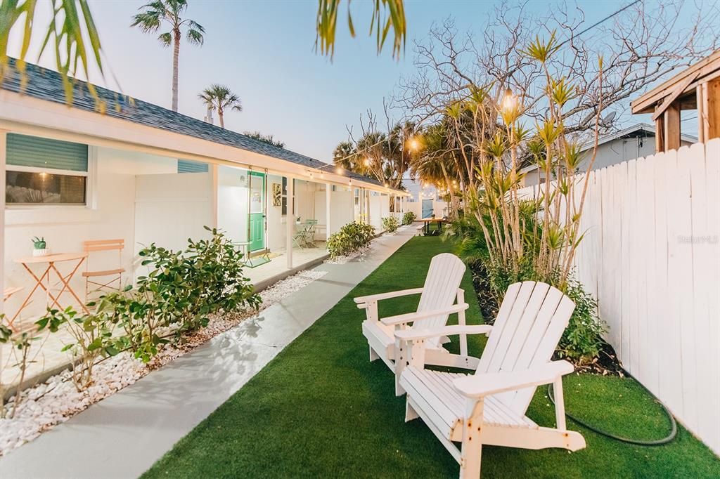 For Rent: $2,450 (1 beds, 1 baths, 700 Square Feet)