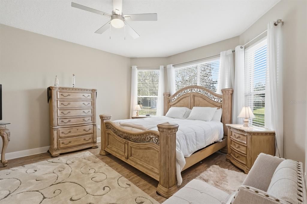 En Venta: $485,000 (5 camas, 3 baños, 3093 Pies cuadrados)