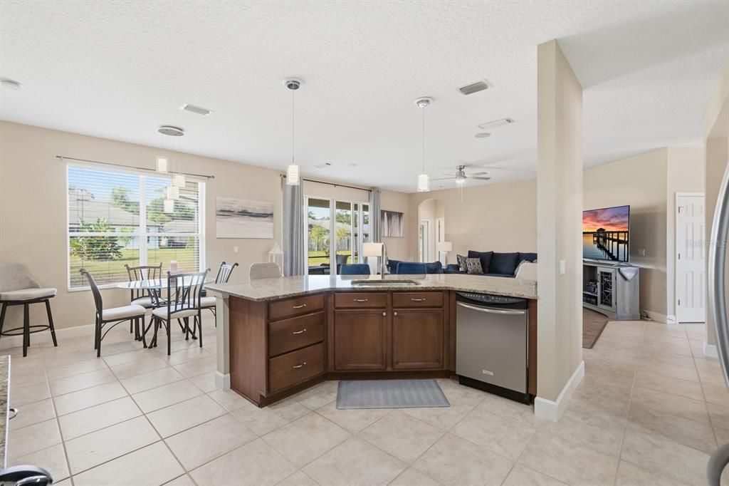 En Venta: $485,000 (5 camas, 3 baños, 3093 Pies cuadrados)